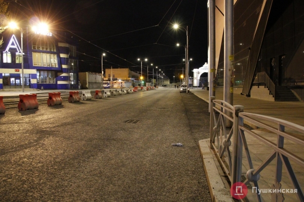 Возле одесского «Привоза» наконец-то открыли проезд по Екатерининской и Новощепному ряду