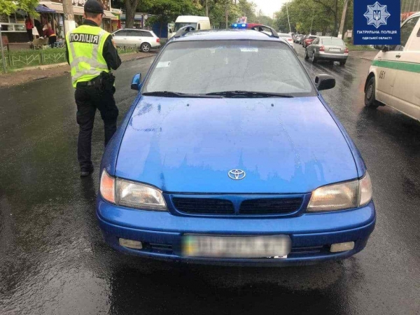 На Генерала Петрова в Одессе автомобиль сбил пешехода с ребенком