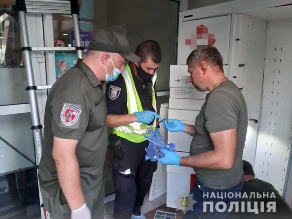 
В Украине прогремела серия взрывов в почтоматах: сработали самодельные устройства
