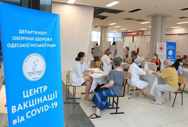 Центры массовой вакцинации от COVID-19 в Одессе будут работать в субботу и воскресенье: адреса