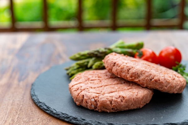
Крупнейший производитель искусственного мяса предложил ввести налог на мясо животных
