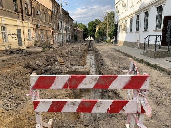 В Одессе восстанавливают Деволановский спуск — отремонтировали водопровод и переходят к газу