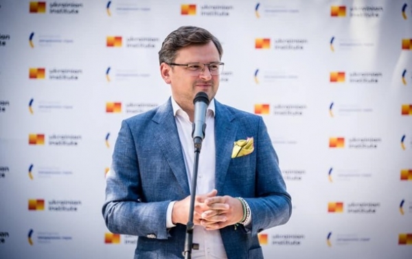 Кулеба призвал Венгрию не "раскручивать эмоции"