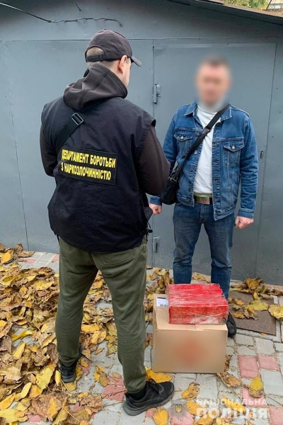 Одесские и киевские полицейские изъяли рекордную партию ЛСД 
