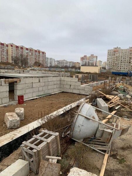 На школу-долгострой в Одессе, из-за которой судят подрядчиков и чиновника, выделят еще 196 миллионов На школу-долгострой в Одессе, из-за которой судят подрядчиков и чиновника, выделят еще 196 миллионов