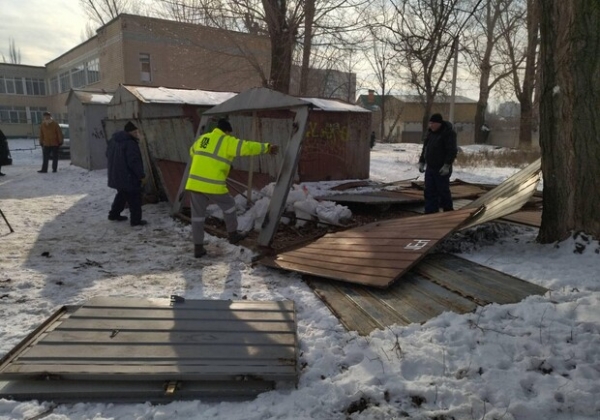 В Одессе начали демонтировать незаконные гаражи