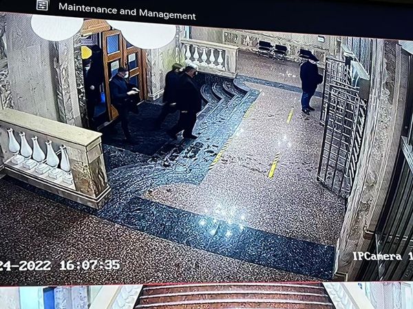 Спізнився, але не&nbsp;дочекався: у&nbsp;ДБР поскаржилися на&nbsp;Порошенка