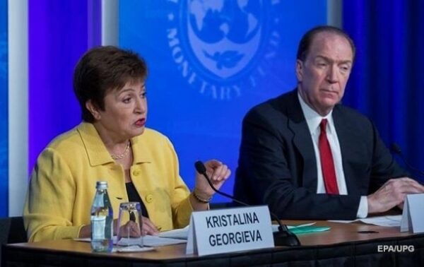 Украина запросила экстренную финподержку у МВФ