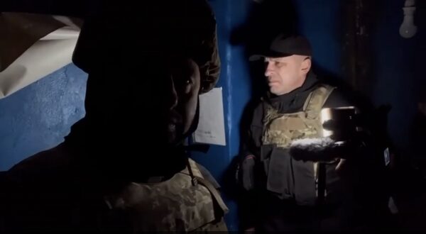 Глава МВД и &laquo;Слуги народа&raquo; попали под обстрел в Донбассе