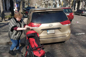 Автохамы в Одессе: свежая фотоподборка очень плохой парковки за неделю