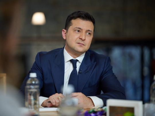Він говорить, — але він не слухає, — відомий історик про Зеленського