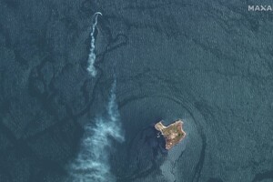 После ударов ВСУ: остров Змеиный показали на фото со спутника