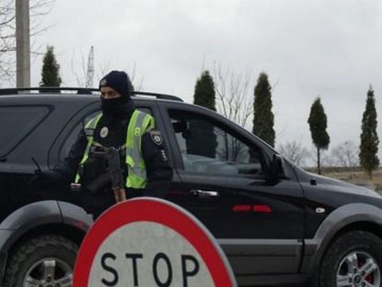 Чи можуть на блокпостах вручати повістки та перевіряти телефони: пояснення фахівця
