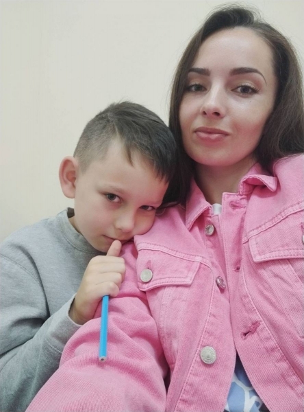 Поки що жодного разу не приходив до тями: у Німеччині рятують 7-річного хлопчика, який постраждав від ударів окупантів по Вінниці