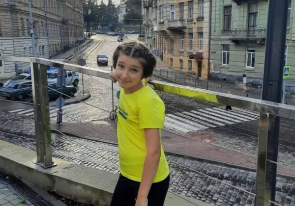 10-летняя девочка из Одесской области повторно отдала ВСУ 10 000 гривен, подаренные ей волонтерами