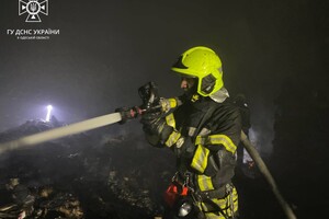 Пожар в ангаре и опасная находка: как прошли сутки у одесских спасателей
