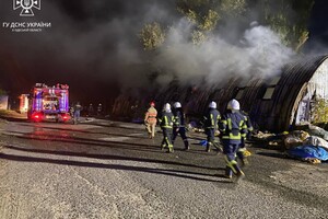 Пожар в ангаре и опасная находка: как прошли сутки у одесских спасателей