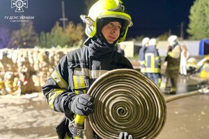 Пожар в ангаре и опасная находка: как прошли сутки у одесских спасателей