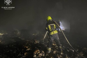Пожар в ангаре и опасная находка: как прошли сутки у одесских спасателей