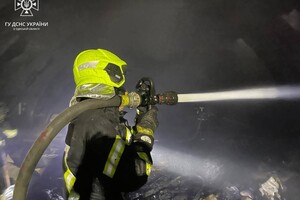 Пожар в ангаре и опасная находка: как прошли сутки у одесских спасателей
