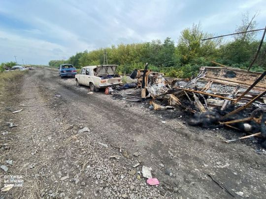 Під Куп'янськом виявлено розстріляну рашистами колону машин з десятками загиблих (фото)