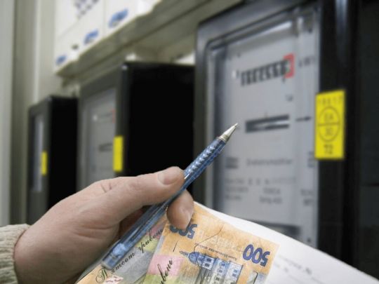 Стали відомі тарифи на електрику в опалювальний сезон: скільки платитимемо
