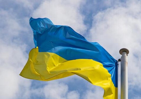 Одессит среди ночи похитил с фасадов домов 13 флагов Украины