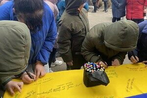В Одесской области открыли мемориальную доску в честь погибшего воина Ивана Вдовиченко В Одесской области открыли мемориальную доску в честь погибшего воина Ивана Вдовиченко