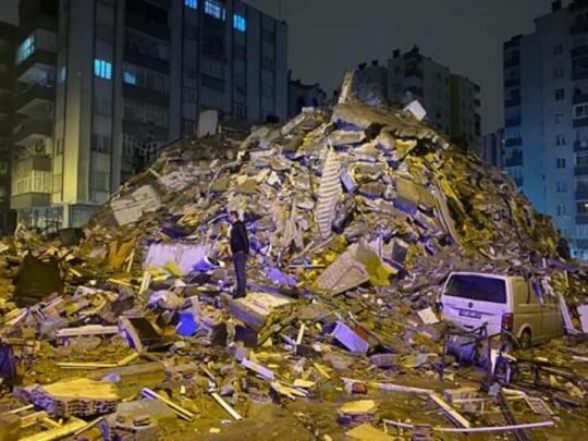 Катастрофічний землетрус у&nbsp;Туреччині: десятки загиблих, зруйновано сотні будівель (фото, відео)
