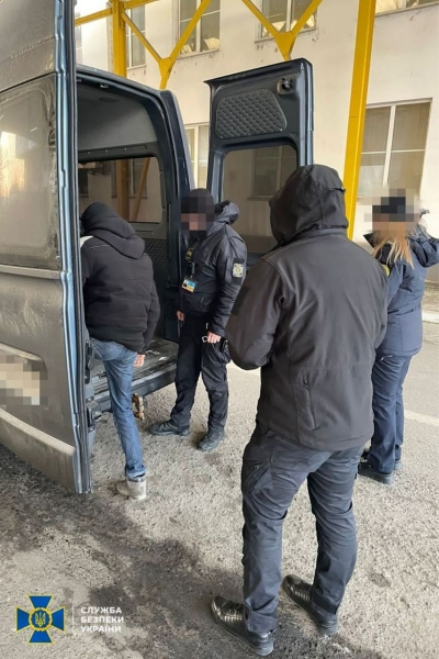 СБУ та ГБР проводять масові обшуки на всіх українських митницях: перші подробиці та фото