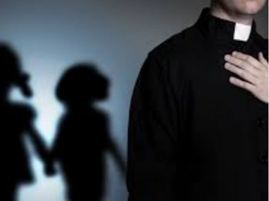 Важкий удар по&nbsp;Ватикану: у&nbsp;Португалії католицькі священики розбестили майже 5 тисяч дітей