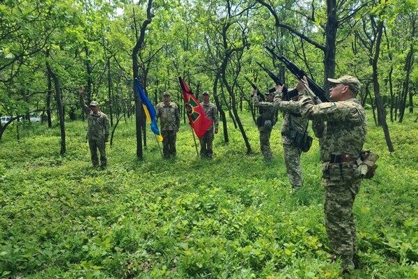 Защищал Украину под Бахмутом: в Одесской области простились с Героем-пограничником