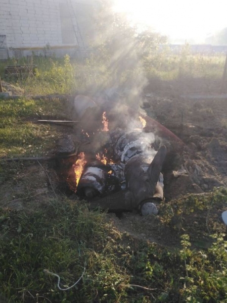 Масований удар ворога по Україні: в поліції показали уламки російських ракет, які впали на Київщину