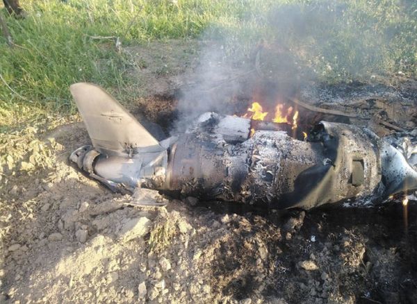 Масований удар ворога по Україні: в поліції показали уламки російських ракет, які впали на Київщину