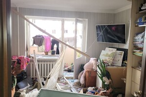 Коммунальщики ликвидируют последствия теракта в Одессе
