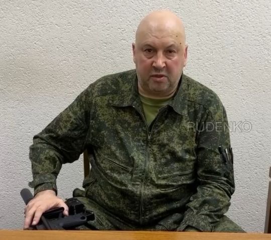 Не&nbsp;зовсім тверезий генерал суровікін звернувся до&nbsp;вагнерівців: у&nbsp;пригожина відповіли &laquo;сирійському м'яснику&raquo;