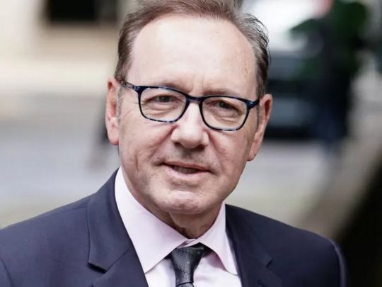 Кидок кобри: на суді в Лондоні розповіли, як Кевін Спейсі агресивно схопив молодого актора за член