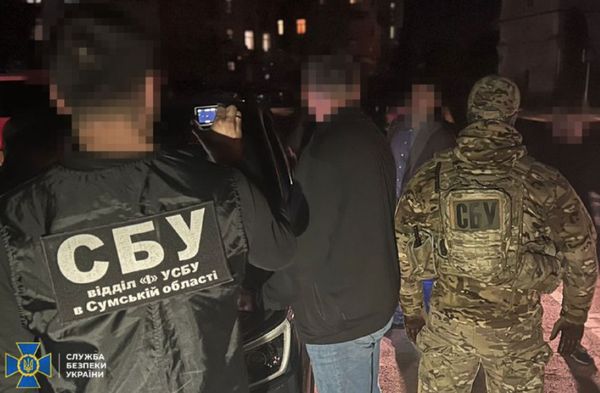 Вимагали з підприємця хабаря у розмірі понад 2 млн грн: в Сумах затримали мера міста та директора департаменту