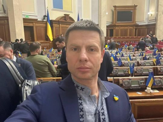 Може спалахнути скандал: нардеп стверджує, що в його квартирі правоохоронці намагались встановити «жучок»