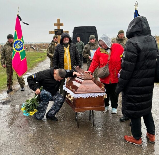 Загинув під час вуличних боїв у&nbsp;Маріуполі: у&nbsp;Запоріжжі попрощались із&nbsp;моряком, тіло якого повернули лише через рік