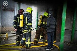 На Семинарской тушили пожар в многоэтажке