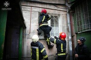 На Семинарской тушили пожар в многоэтажке