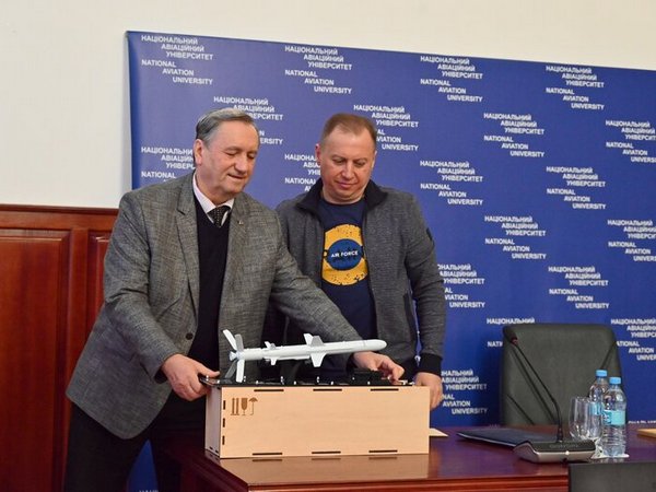 NAUDI виділила 10 стипендій для здобувачів вищої освіти НАУ: гендиректор КБ «Луч» Коростельов погодився очолити Наглядову раду НАУ (фото)