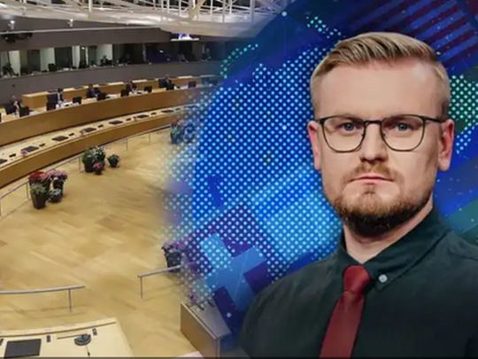 Відомий телеведучий втік з України: подробиці скандалу та коментарі колег (відео)