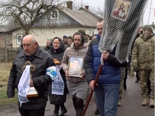 Пішов на&nbsp;прийом до&nbsp;лікаря та&nbsp;додому вже не&nbsp;повернувся: мешканець Рівненщини помер на&nbsp;третій день після раптової мобілізації (відео)