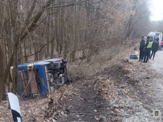 Понад 10 людей постраждали у двох великих ДТП за участю пасажирських автобусів під Києвом (фото)