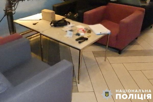 У центрі Києва сталася стрілянина у готелі: чоловік отримав поранення