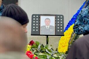 В Одессе попрощались с семьей военных, погибшей в результате атаки 2 марта