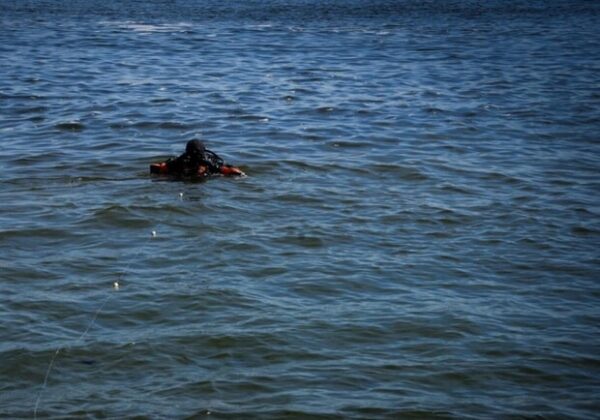 В Одессе 20-летнюю полицейскую из Ровно смыло волной в море: девушку ищут спасатели