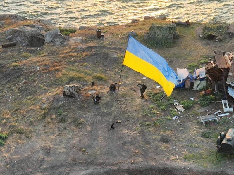 Пишаємось вами й&nbsp;вашими результатами: президент привітав українських розвідників з&nbsp;їхнім професійним святом